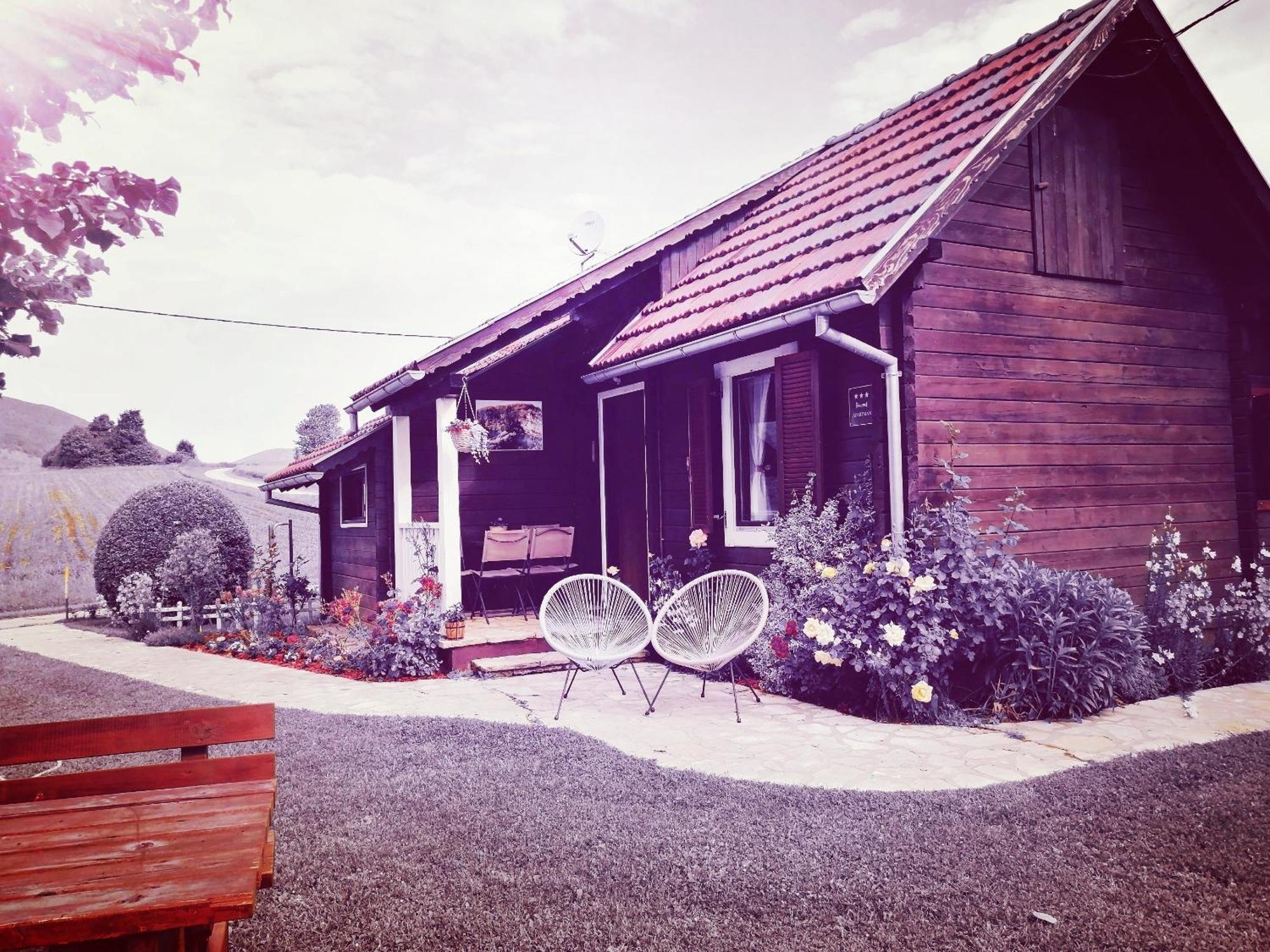 Wooden House Nela Near Plitvice Lakes Смолянац Екстериор снимка