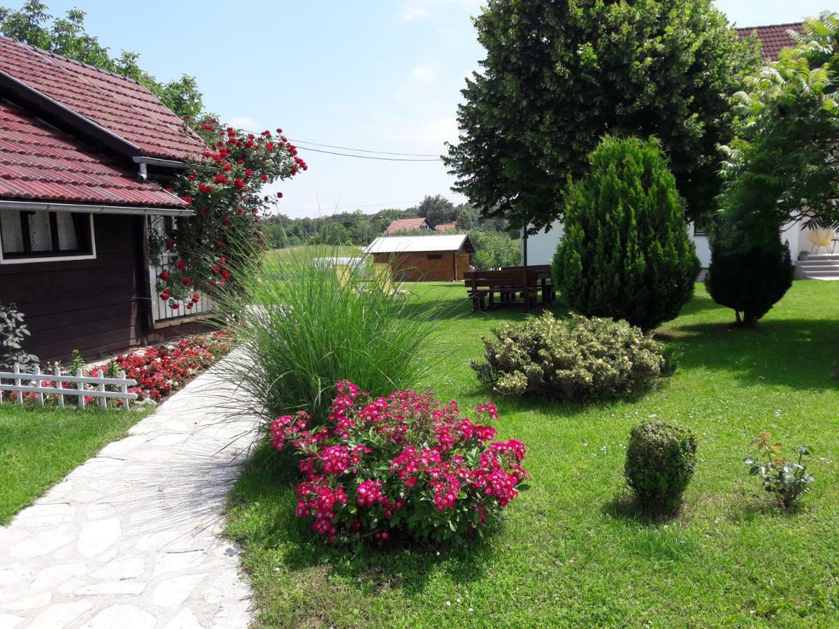 Wooden House Nela Near Plitvice Lakes Смолянац Екстериор снимка